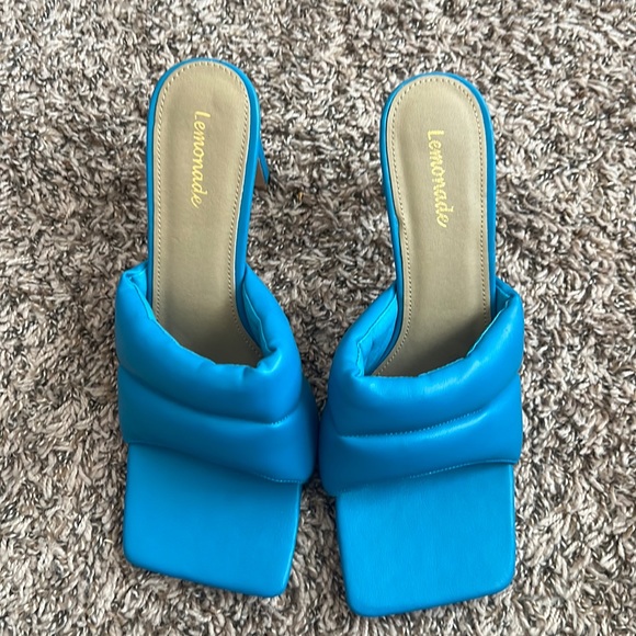 BLUE HEELS SZ 8.5 - Picture 1 of 3